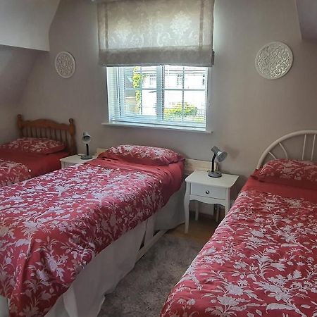 124 ,Castlelawn Heights, Headford Road Galway Homestay Exteriör bild