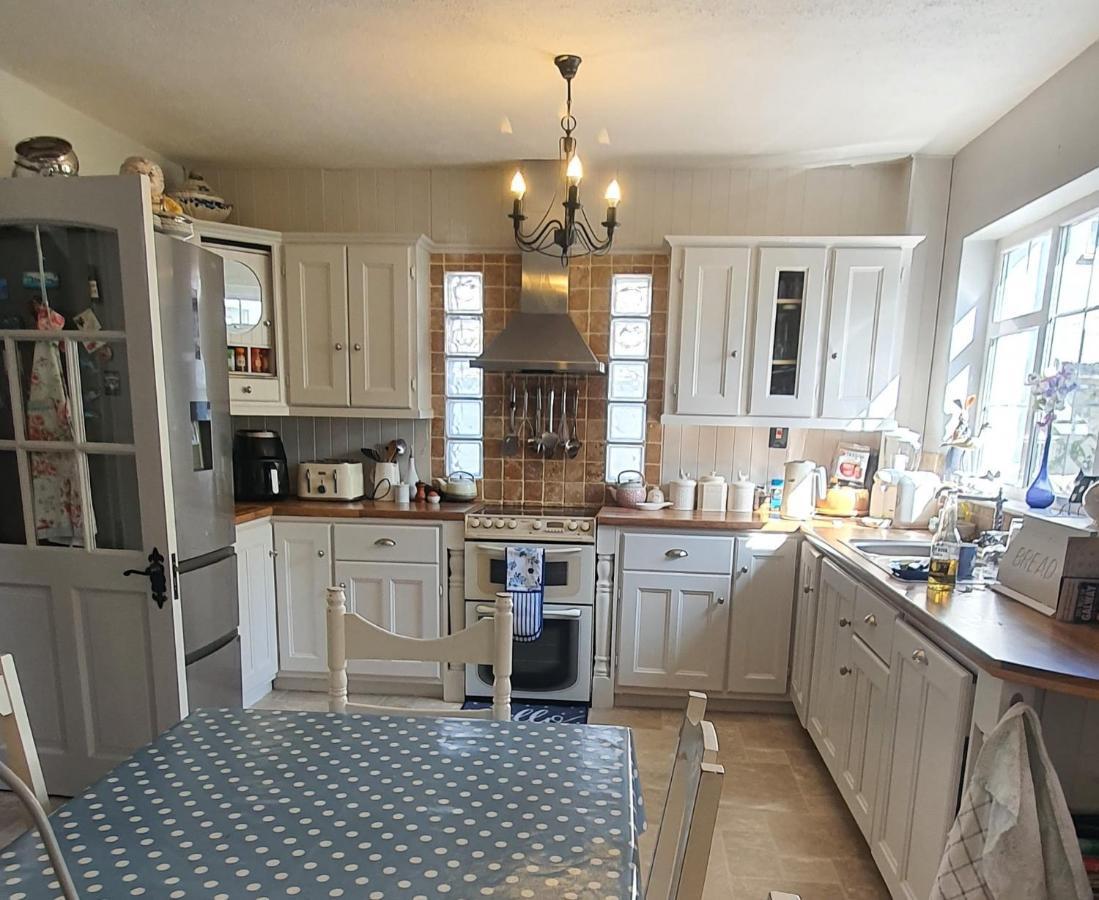 124 ,Castlelawn Heights, Headford Road Galway Homestay Exteriör bild